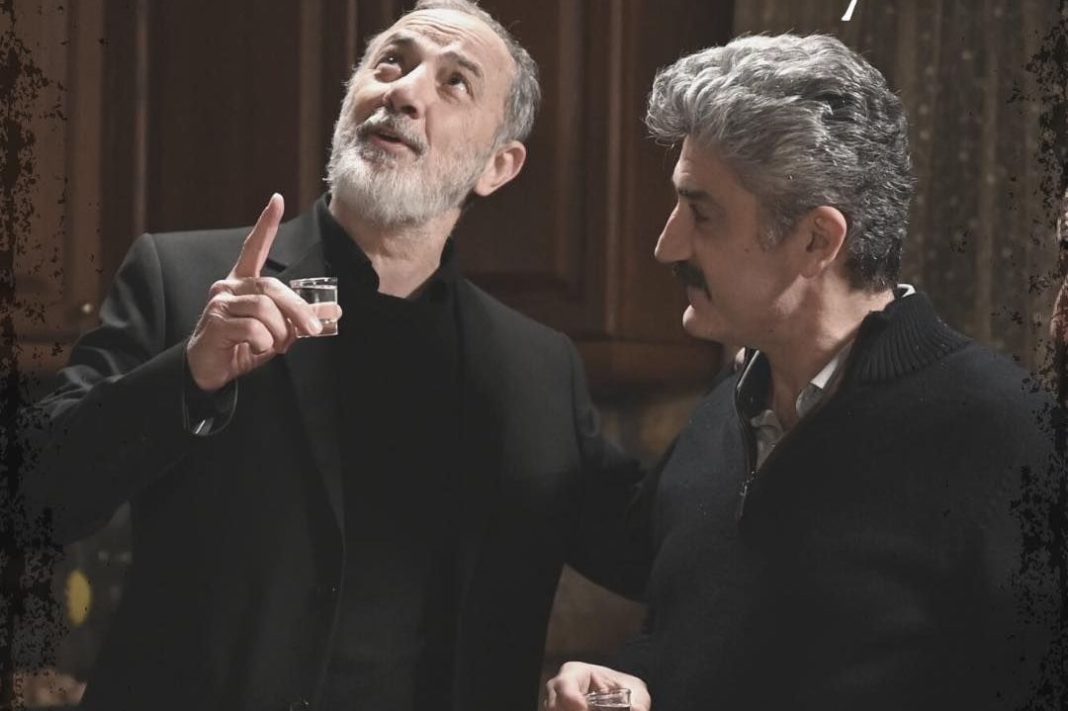 «Σασμός»: Ο Ευθύμης απειλεί τον Δημήτρη, για να κρατήσει το στόμα του κλειστό