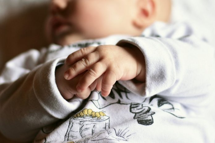 Κράτησε κρυφή την εγκυμοσύνη της για εννέα μήνες – Η Τσιμτσιλή αποκάλυψε τα γεννητούρια