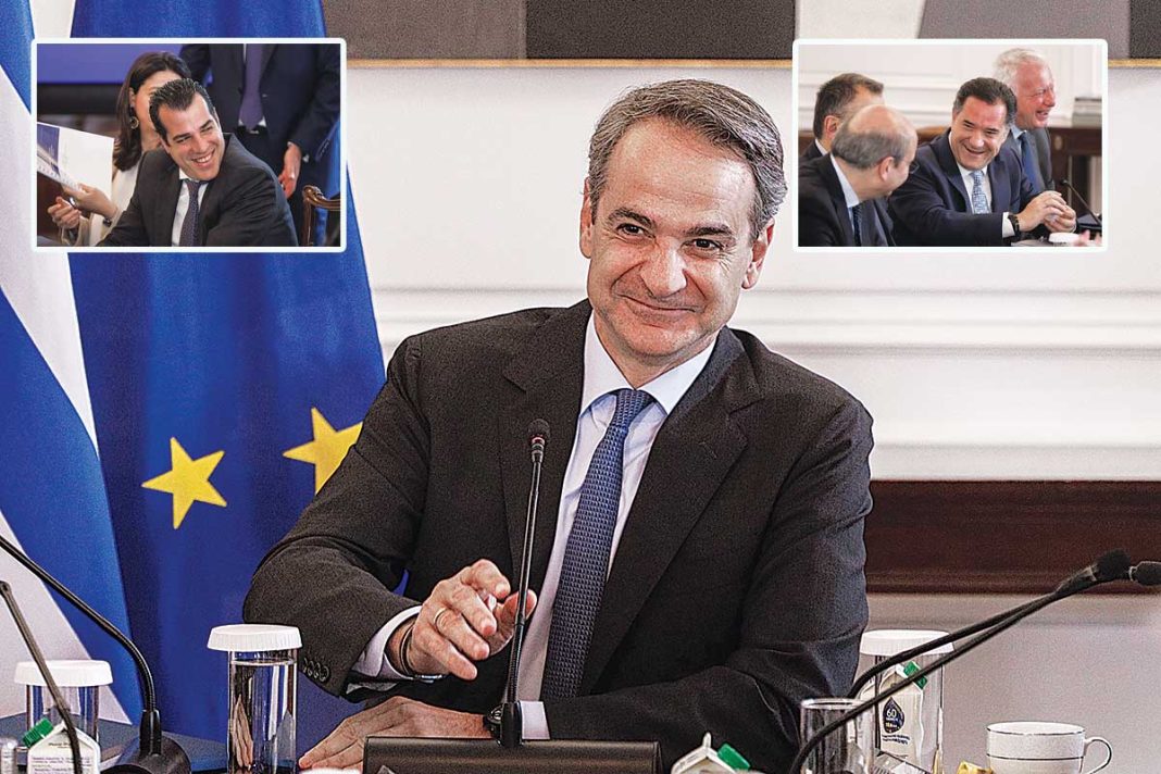 Στις... «κάλτσες» Κωνσταντίνου και Ελένης χωρίς «θεατρικές πλερέζες»!