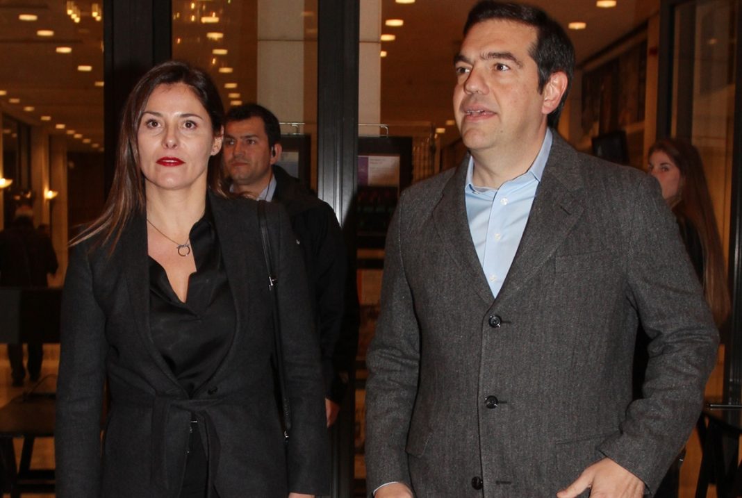 Πένθος για τη Μπέτυ Μπαζιάνα - Έχασε τη μητέρα της