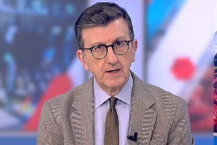 Ο Πορτοσάλτε σχολίασε πως η Καινούργιου «αδυνατεί» να κατανοήσει τι της είπε στο τηλεφώνημα