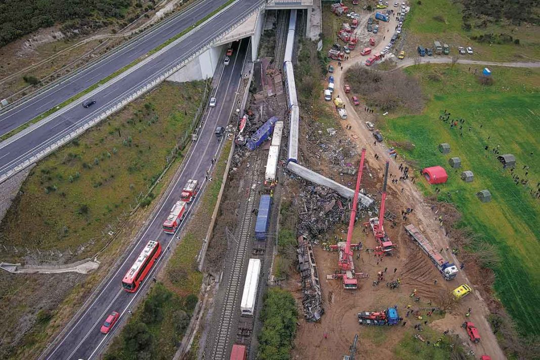 Αγρότης ζητεί από τον ΟΣΕ 2.000 € για καταπάτηση χωραφιού εξαιτίας της τραγωδίας στα Τέμπη