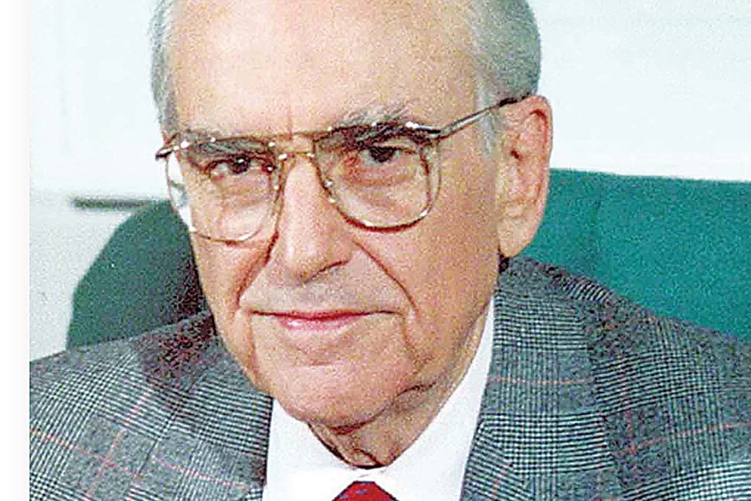 Το ποσό-ρεκόρ των 7.500 ευρώ είχε συγκεντρωθεί μέχρι χθες για το κειμήλιο του ηγέτη του ΠΑΣΟΚ