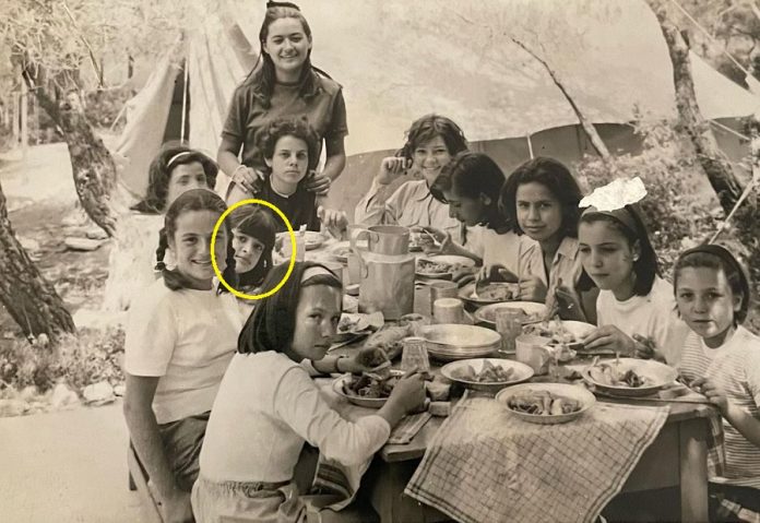 Το χαριτωμένο κοριτσάκι του χθες είναι σήμερα καταξιωμένη Ελληνίδα δημοσιογράφος