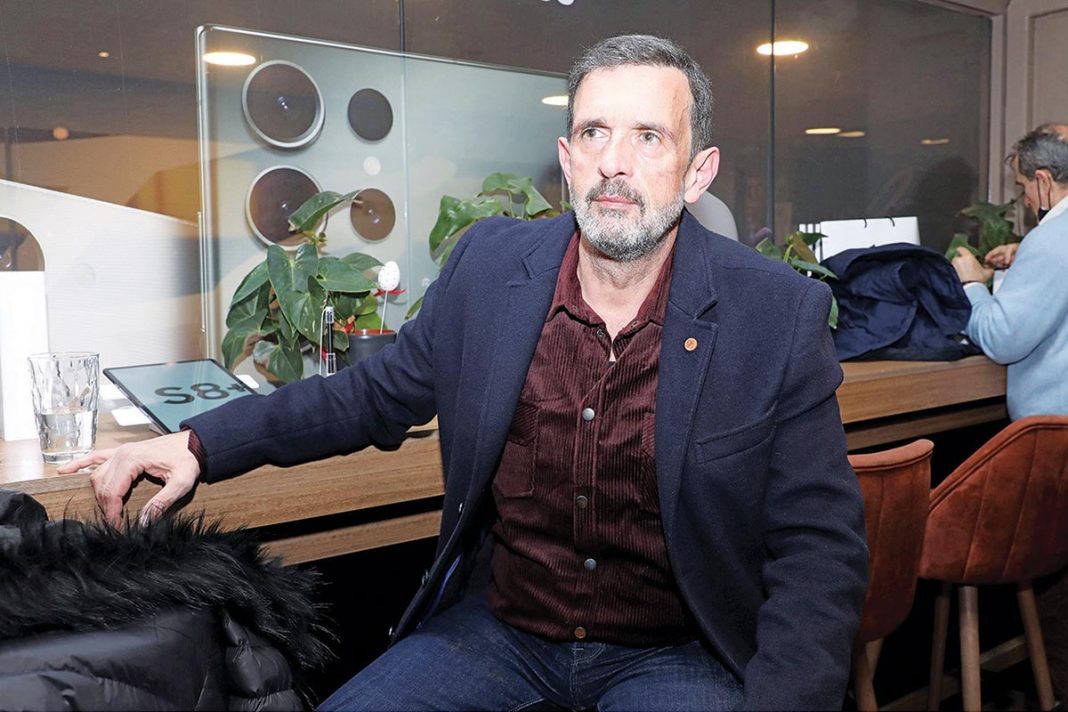 Ο Λεωνίδας Κακούρης απάντησε για την αποχώρησή του από την παράσταση «Βασιλιάς Ληρ»