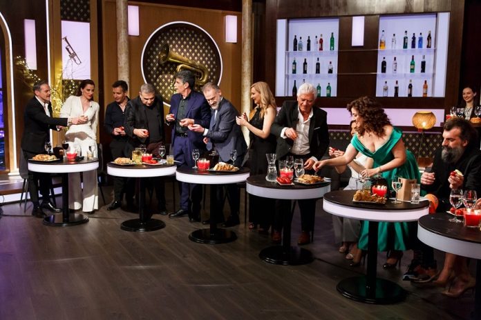 «Ό,τι αγαπώ»: Ο Γιάννης Μπέζος κάνει Ανάσταση με καλούς του φίλους στο OPEN