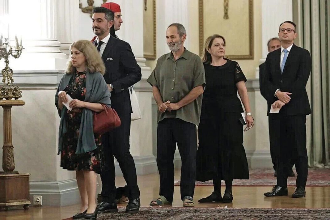 Πωλ Ευμορφίδης: Όλα τα είχε η Βουλή, ο τύπος με τα σανδάλια στο Προεδρικό της έλειπε