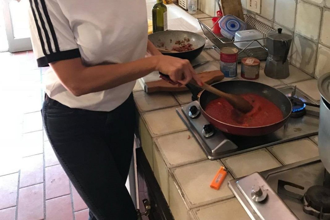Μπήκε στην κουζίνα και μεγαλούργησε