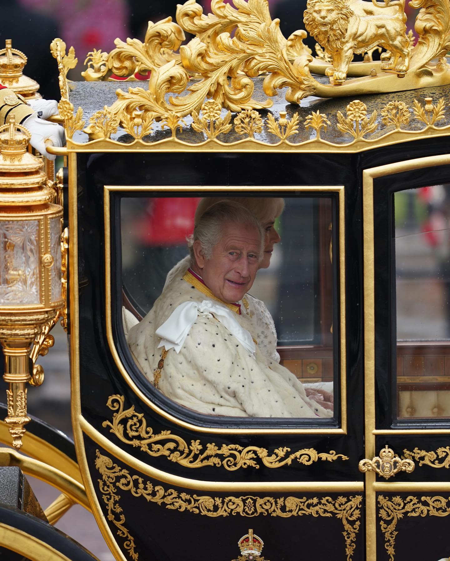 Photo by The Royal Family on May 06 2023. May be an image of 1 person carriage buggy and