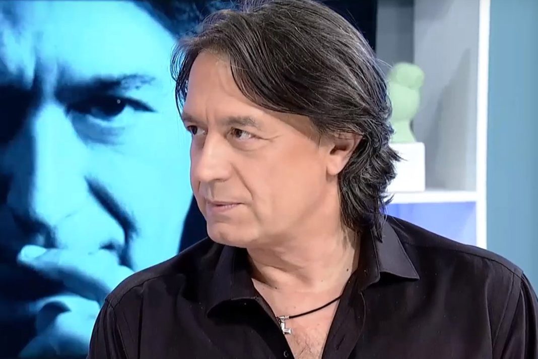 Ο Γιάννης Κότσιρας αποκαλύπτει: «Γνώρισα τον πατέρα μου όταν ήμουν 2,5 ετών»