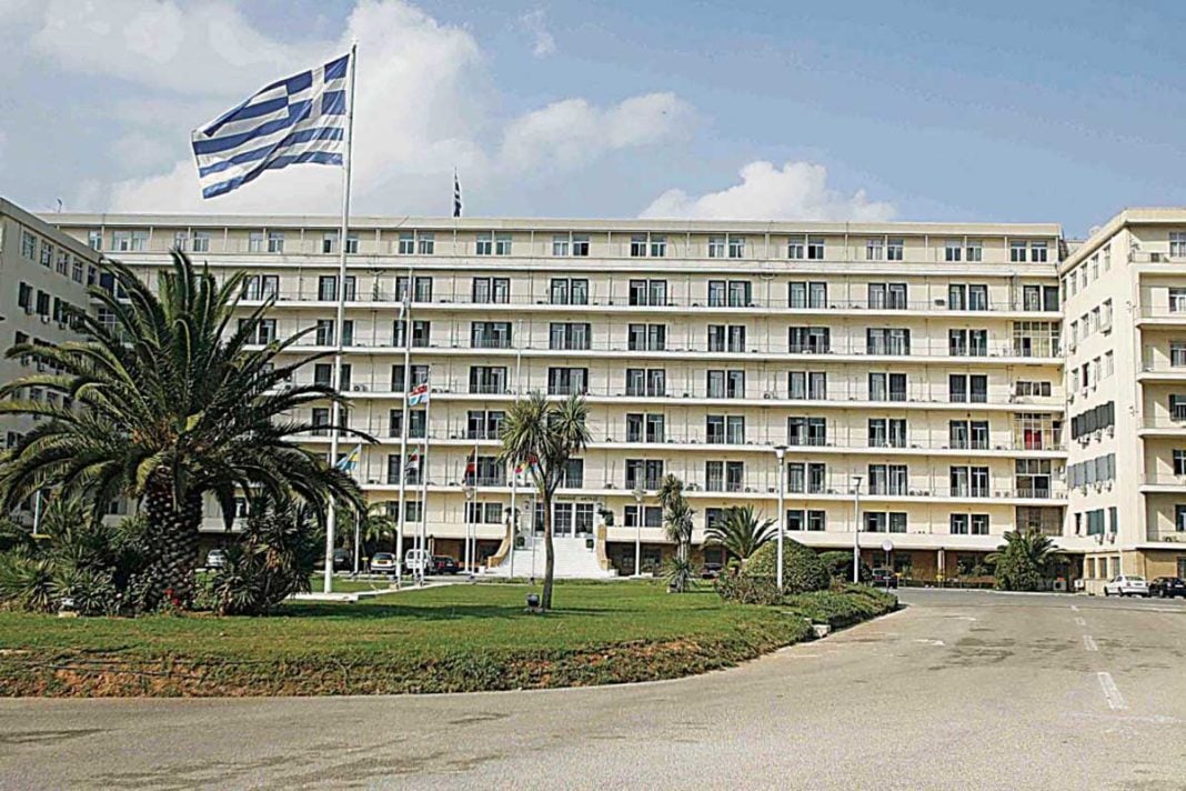 Ροζ σκάνδαλο συνταράζει το Υπουργείο Εθνικής Άμυνας