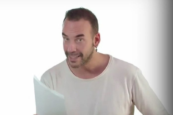 Πάνος Μουζουράκης: Η παράκληση στους δημοσιογράφους για το γάμο του και ο κουμπάρος…πατέρας Αντώνιος