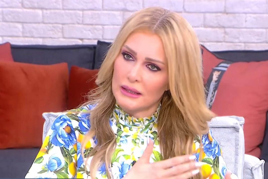 Θεοδωρίδου για Θεοφάνους: «Στενοχωρήθηκα πάρα πολύ, γιατί το Φεγγάρι ήταν σταθμός στην καριέρα μου»