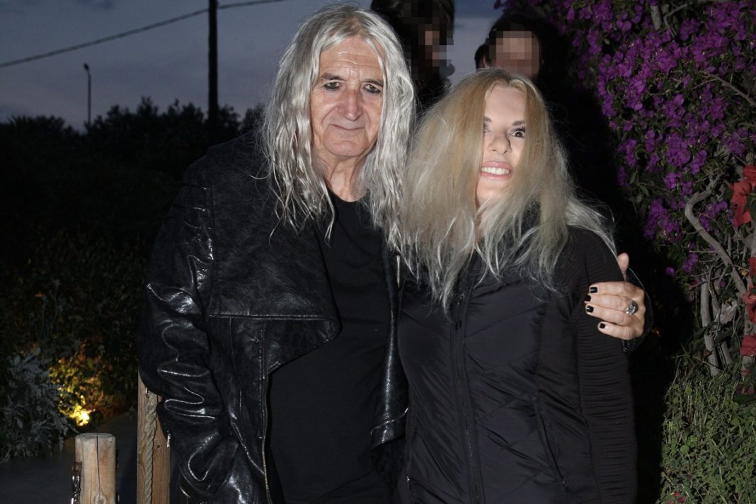 Αννίτα Πάνια – Νίκος Καρβέλας: Σε βραδινή έξοδο μετά το διαζύγιο παρέα με το γιο τους, Ανδρέα