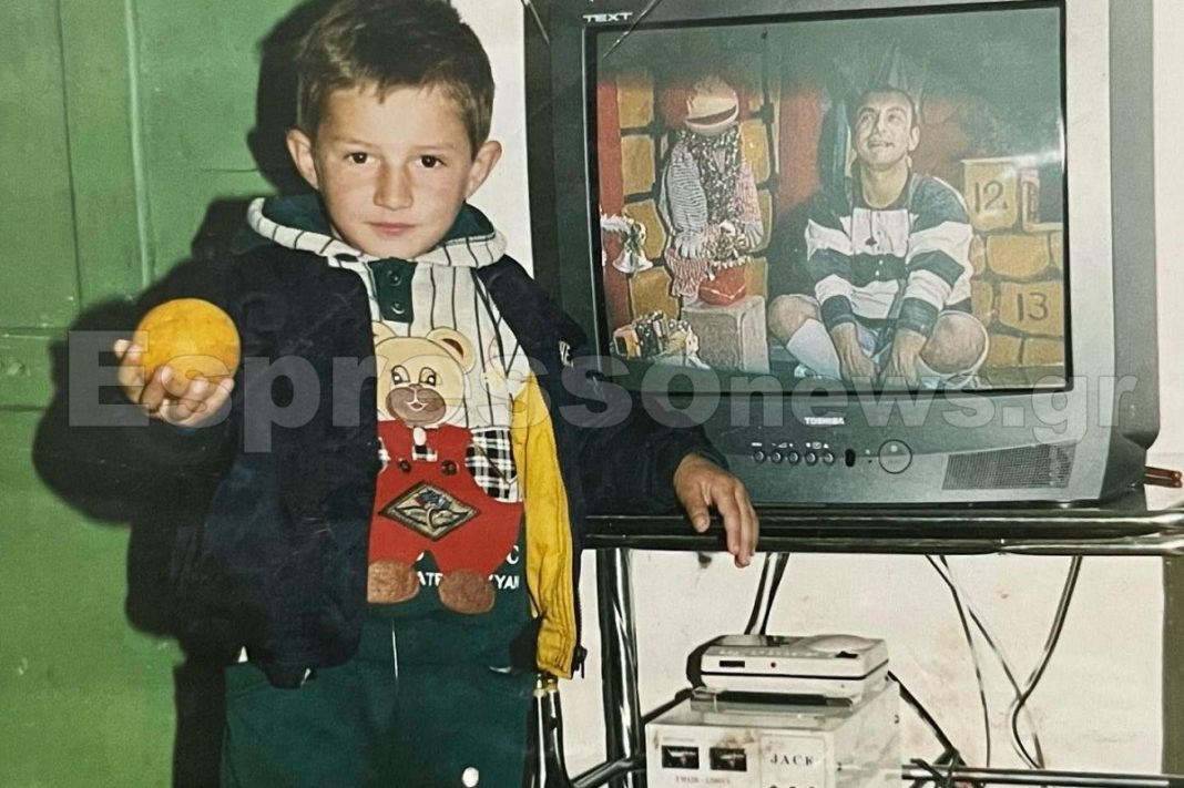 Πρωταγωνιστής πετυχημένης σειράς ο μικρούλης της φωτογραφίας