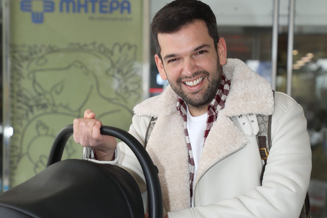 Ο Πέτρος Συρίγος αποκαλύπτει το όνομα που θα βαπτίσουν την κορούλα τους