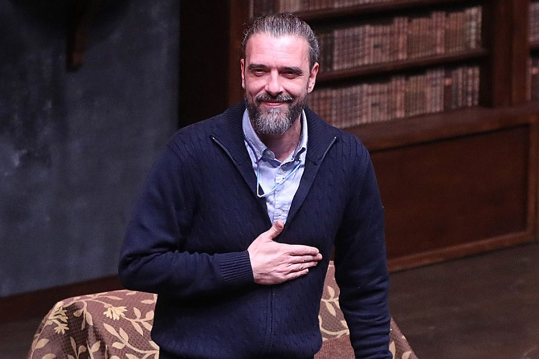 Σωτήρης Τσαφούλιας: Την... πινελιά του και στο θέατρο θα βάλει ο «Mister Ετερος Εγώ»