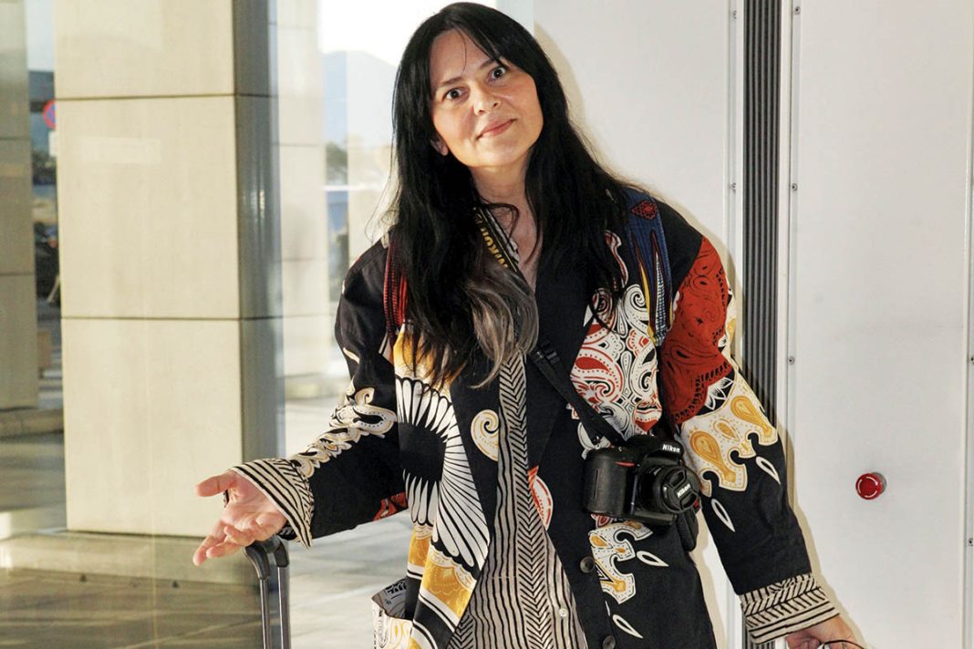 Η Μαζαρί ετοιμάζει βαλίτσες για το «Shopping star»;