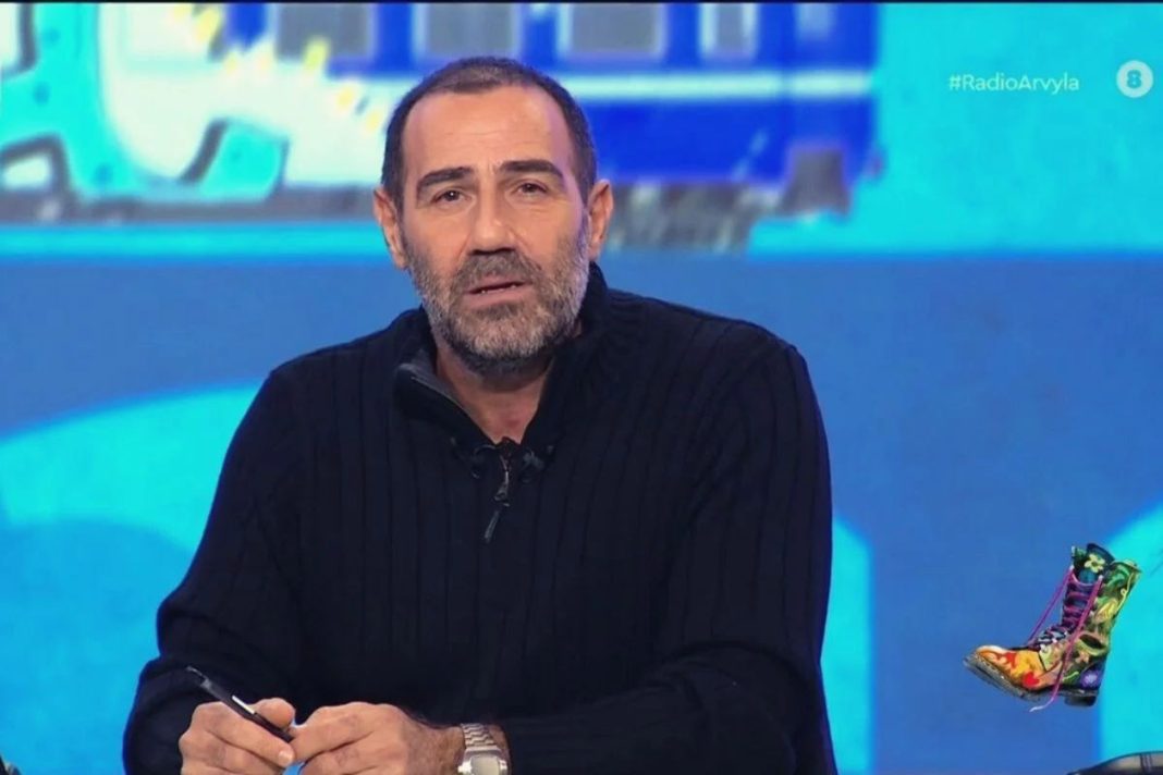 Συντετριμμένος ο Αντώνης Κανάκης - Έφυγε από τη ζωή φίλος του