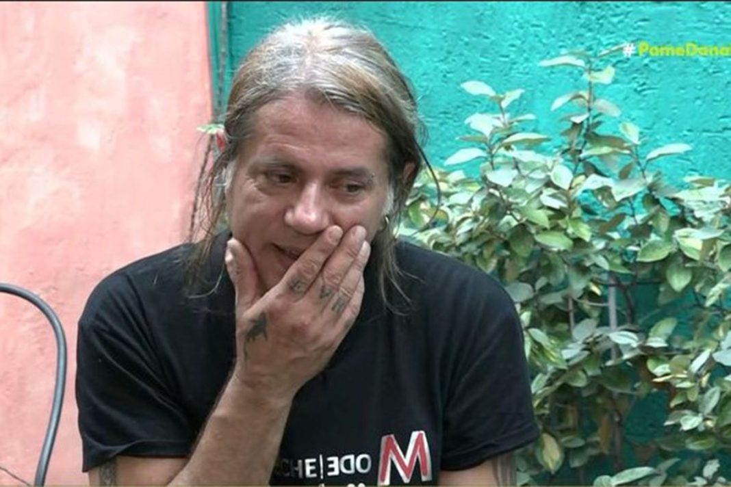Συγκλονίζει ο Δημήτρης Κοργιαλάς: «Μου μαχαίρωσε τα λάστιχα της μηχανής, παραλίγο να σκοτωθώ»