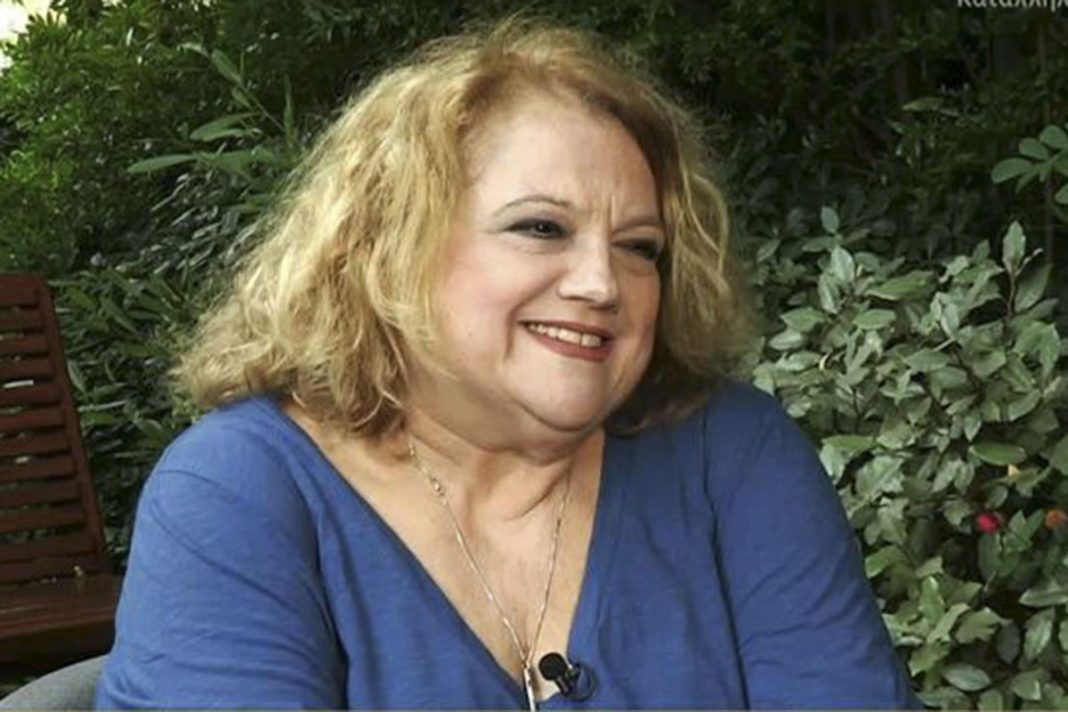 Απασφάλισε η Ελένη Καστάνη: «Έλεγαν στη Μιμή Ντενίση να μη με πάρει σε παράσταση»