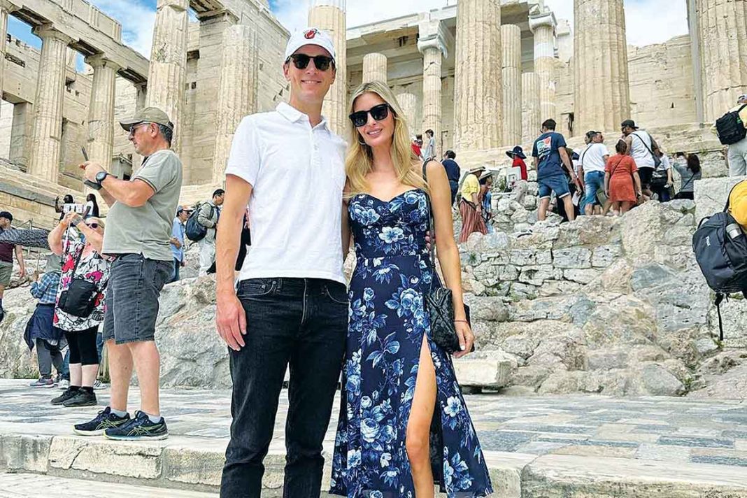 Η Ιβάνκα Τραμπ και ο σύζυγός της επισκέφτηκαν τον Ιερό Βράχο και τους «κόπηκε η ανάσα»