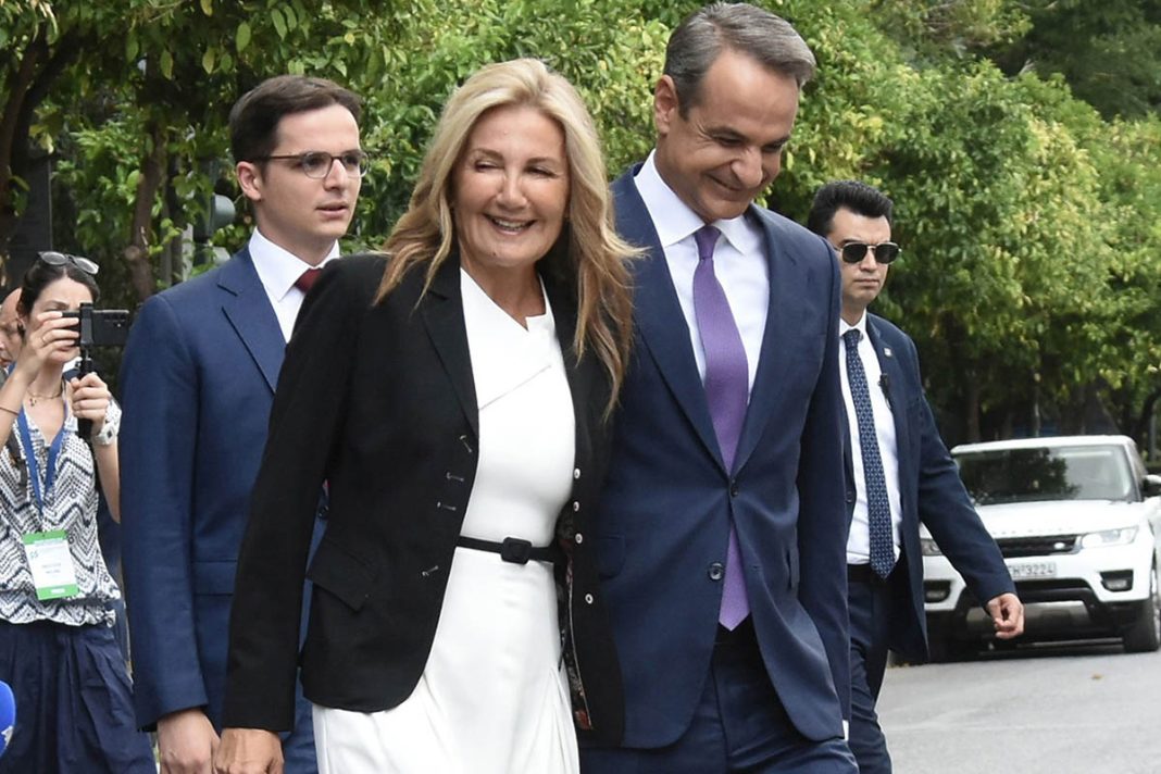 Ευχές στη Μαρέβα από τον «σουλτάνο»