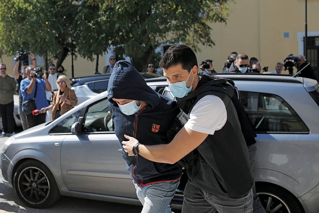 Υπόθεση του Κολωνού: Πατέρας και γιος στο άγουρο κορμάκι της 12χρονης - Έσκασαν επτά νέες συλλήψεις!