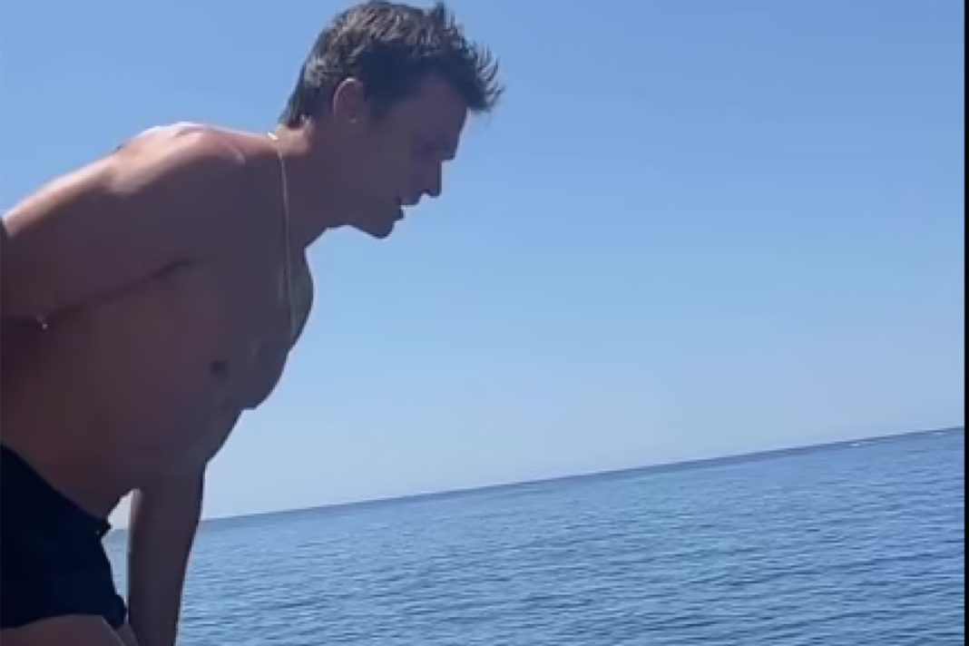 Στο Αιγαίο ο πρώην της Ζιζέλ με τα τρία παιδιά του