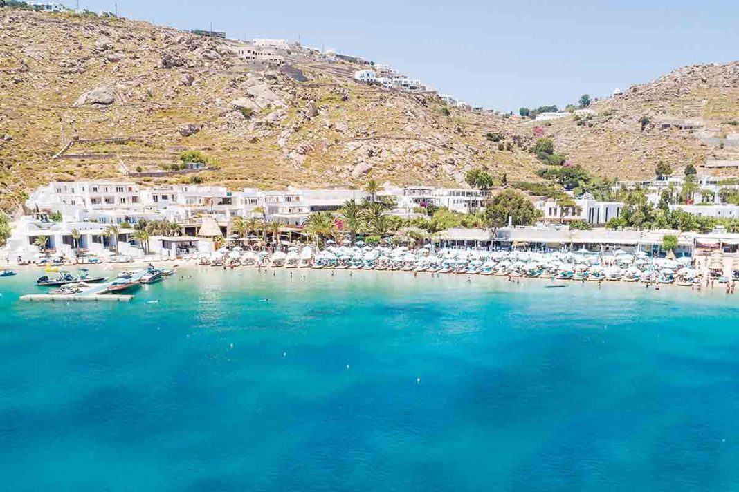 Άρχισαν τα όργανα στη Μύκονο με κατεδαφίσεις και τιμές για... λιποθυμίες