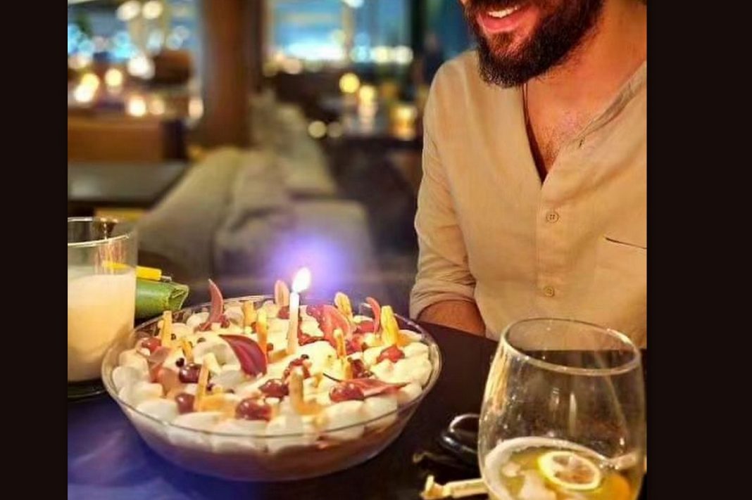 «32 χρόνια επιτυχίες!!!!Σας ευχαριστώ όλους!!!» - Γενέθλια για γνωστό ηθοποιό