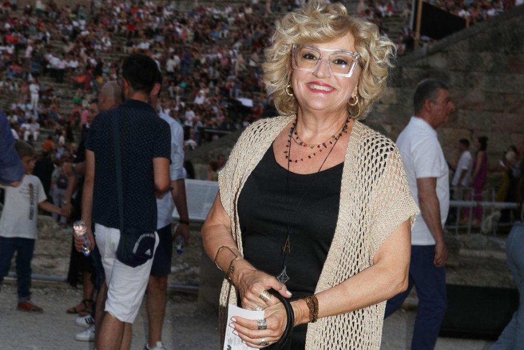 Υρώ Μανέ: Βραδινή έξοδος με τον γοητευτικό της σύζυγο