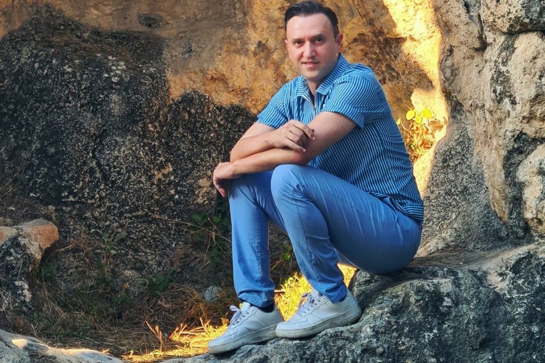 Αργύρης Αγγέλου: «Είμαι πολύ ενθουσιασμένος στο ότι θα γίνει το "Παρά Πέντε" 20 χρόνια μετά»