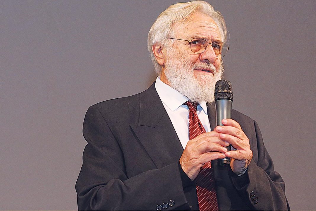 Γιάννης Σμαραγδής: Τα επιτυχημένα φιλμ «El Greco», «Ο Θεός αγαπάει το χαβιάρι» και «Καζαντζάκης» θα προβληθούν στο Netflix