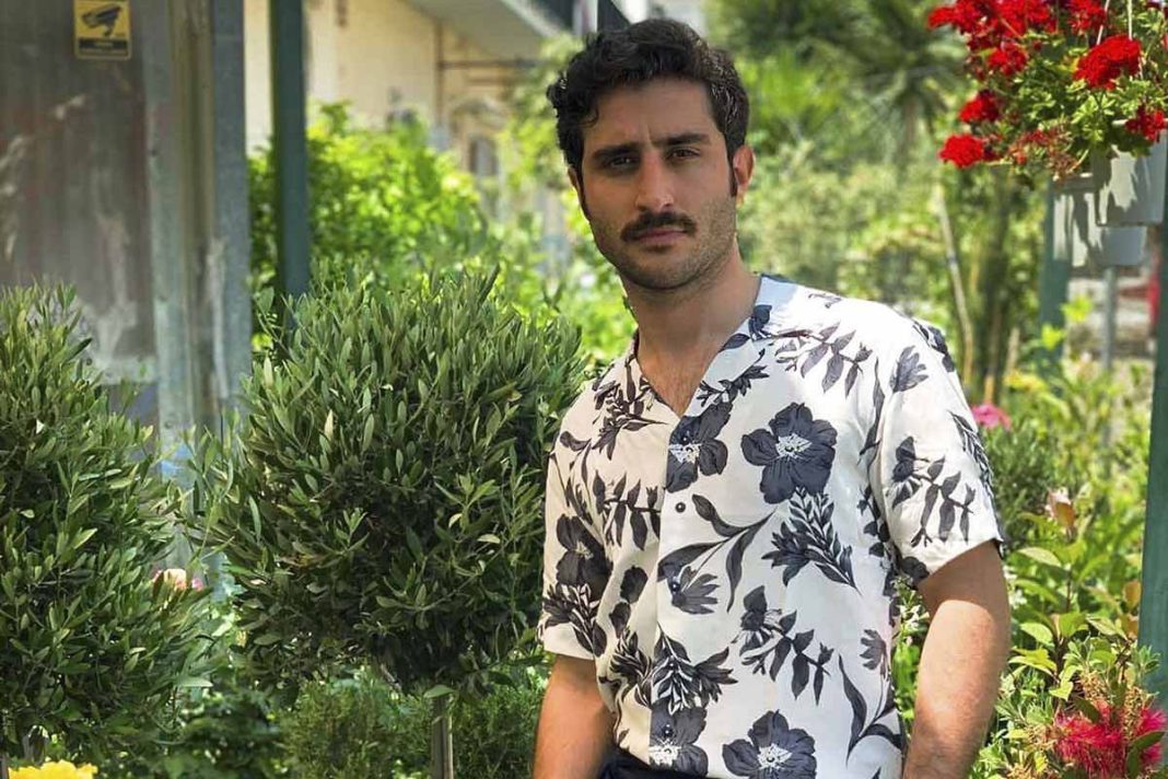 Γιάννης Βασιλώττος: «Στα social media με φλερτάρουν κυρίως άντρες»