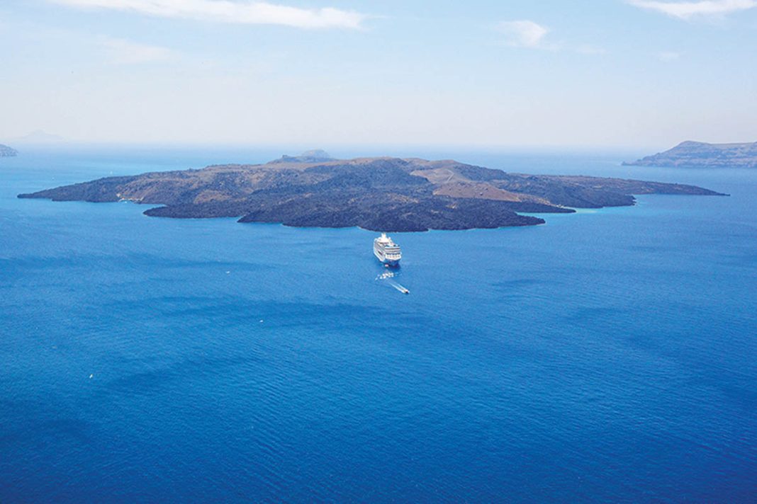 Ψήγματα ζωής στο ηφαίστειο της Σαντορίνης