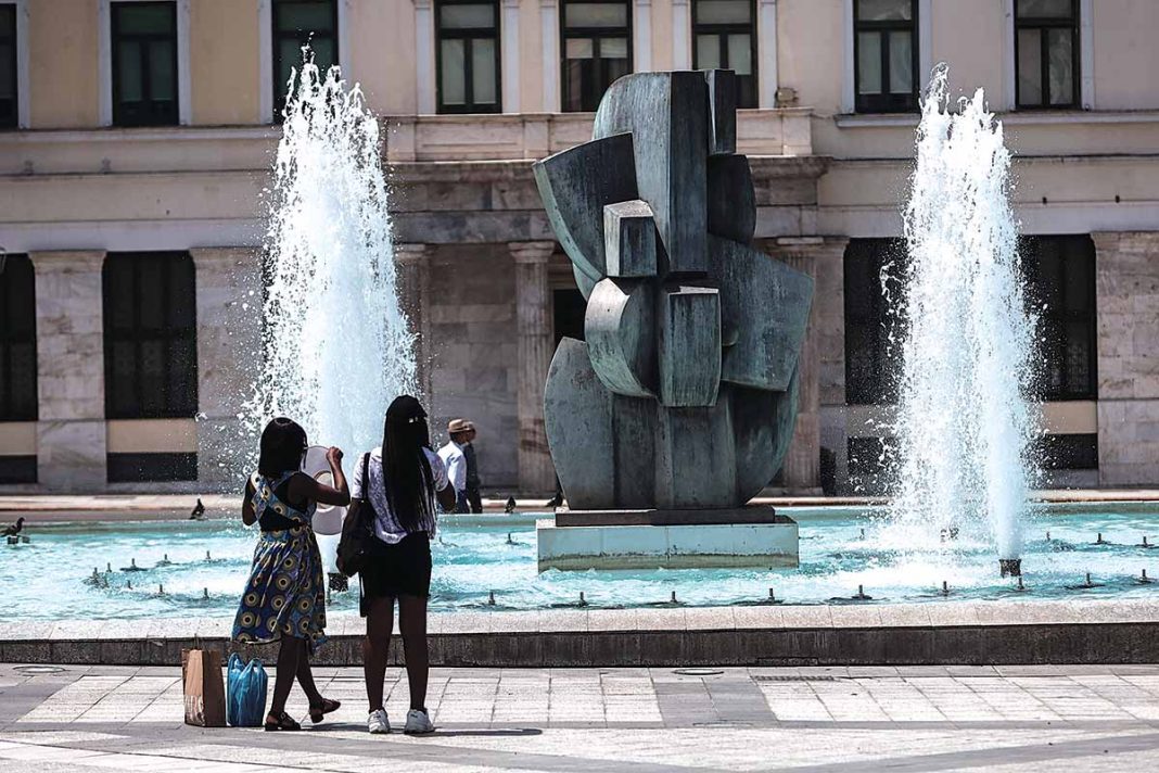 Κορύφωση του καύσωνα σήμερα και από αύριο πτώση της θερμοκρασίας και ισχυροί άνεμοι