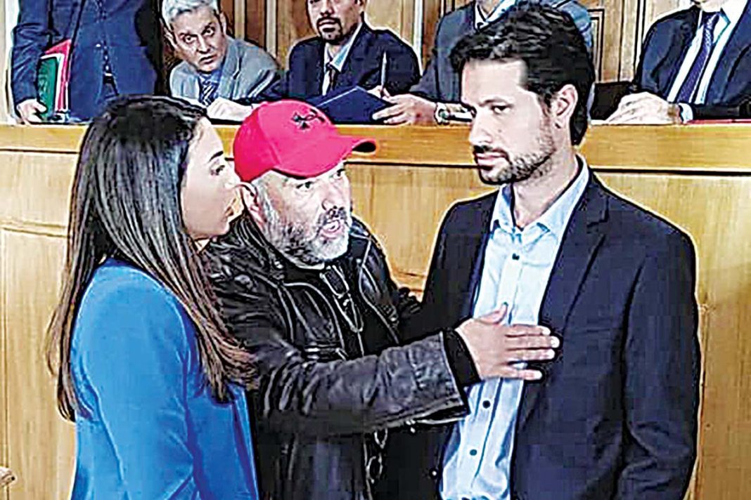 Η εισαγγελέας ζητάει την παραπομπή του Κώστα Κωστόπουλου σε δίκη