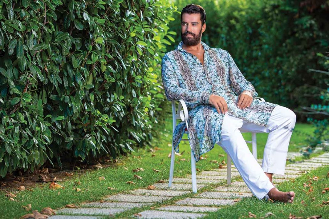 Νεκτάριος Κυρκόπουλος: «Στις διακοπές μου απολαμβάνω να είμαι μόνος, συντροφιά με ένα βιβλίο»