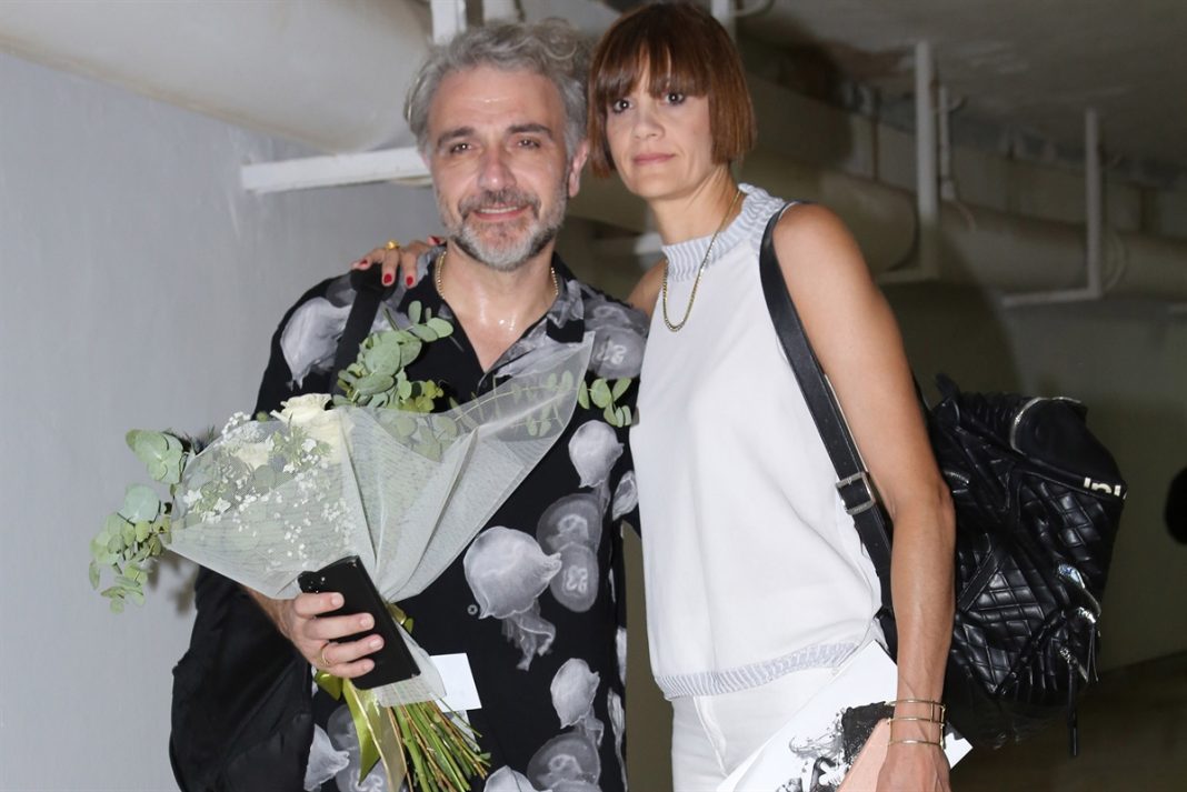 Ο Φάνης Μουρατίδης σαρώνει στη «Μήδεια» και η Άννα Μαρία Παπαχαραλάμπους τον καμαρώνει