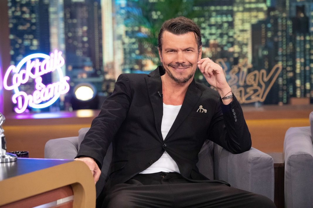 Ο Ιωάννης Παπαζήσης φωτογραφίζει τον μοναχογιό του