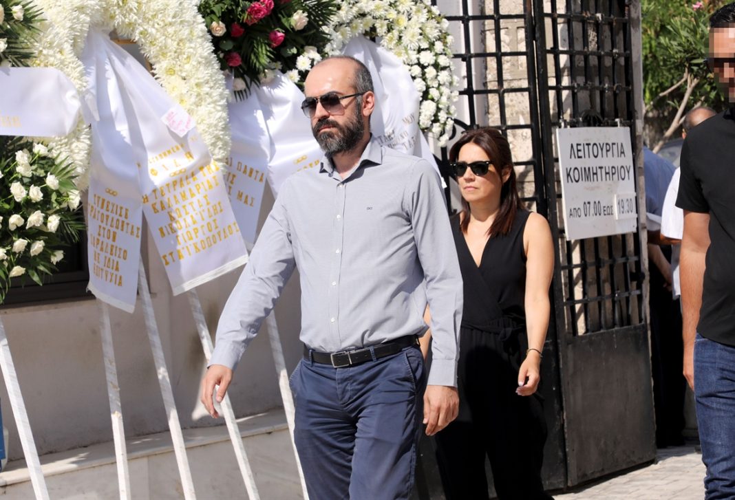 Το τελευταίο αντίο στη Λιζέτα Νικολάου - Συντετριμμένος ο γιος και ο πρώην σύζυγός της, Γιώργος Λιάνης