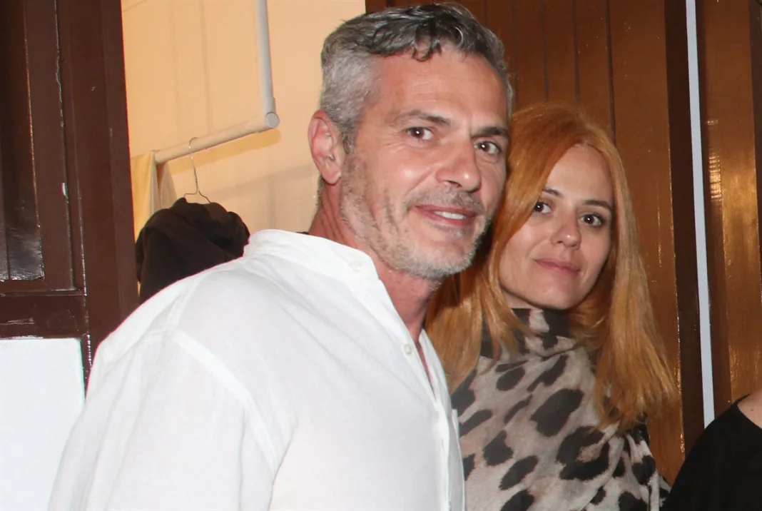 Ο Μάριος Αθανασίου έκανε σπάνια δημόσια εμφάνιση με τη σύζυγό του