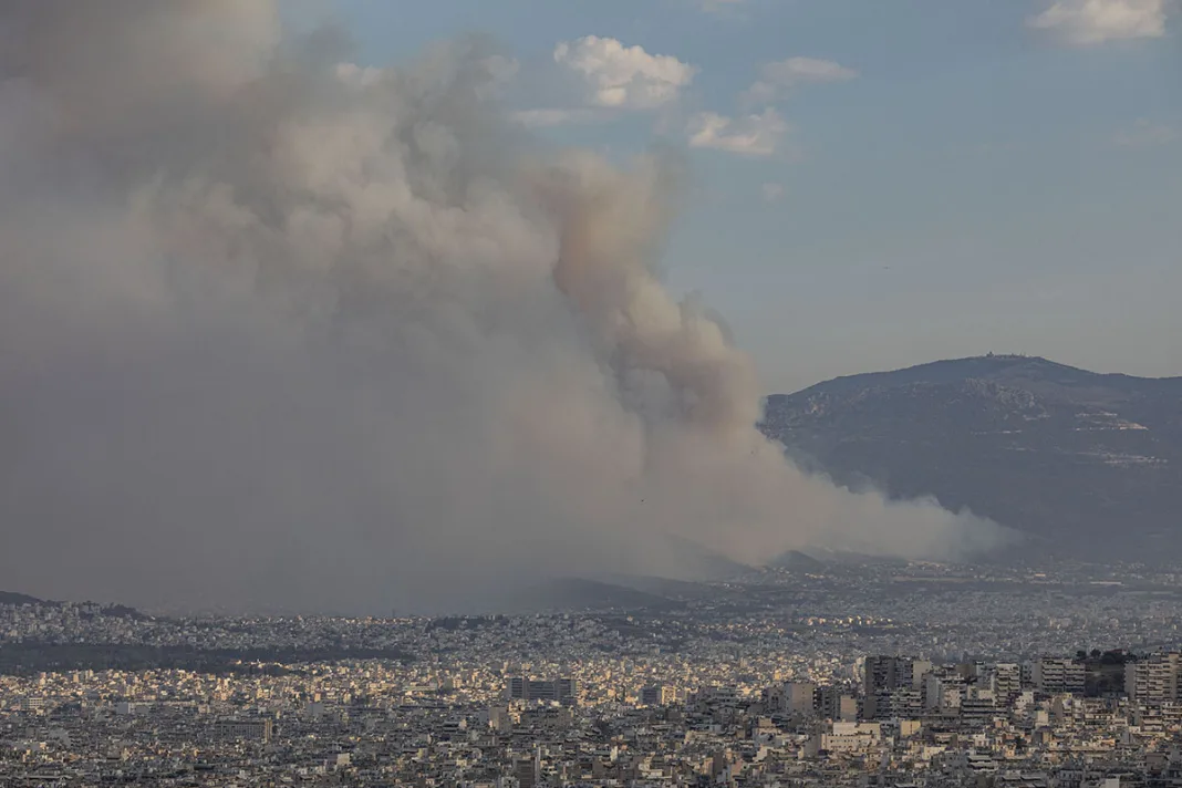 Φωτιές 2023: SOS από επιστήμονες για τα μικροσωματίδια
