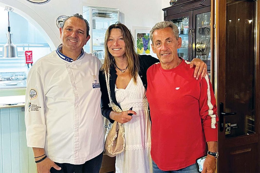 Νικολά Σαρκοζί και Κάρλα Μπρούνι στα ελληνικά νησιά