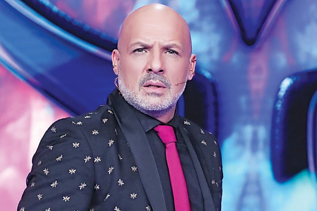 Νίκος Μουτσινάς: Η αναφορά στη σεξουαλική του ταυτότητα και στα εμπόδια να υιοθετήσει παιδί