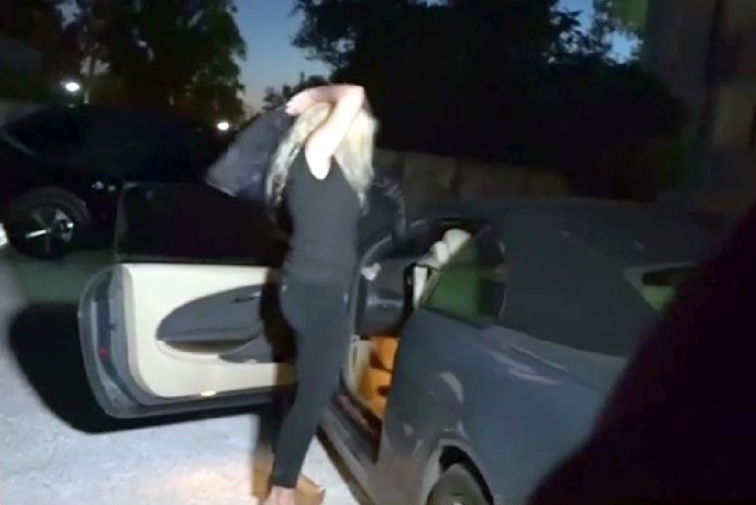 Αννίτα Πάνια: Η αντίδρασή της μόλις είδε την κάμερα και η άρνηση να μιλήσει