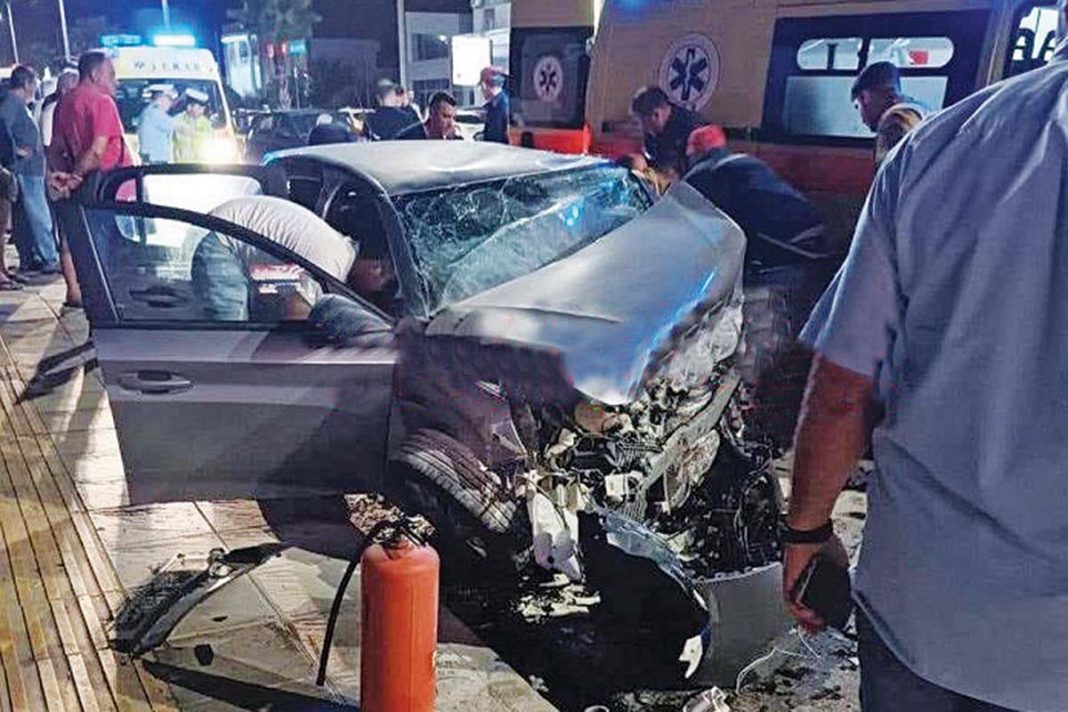 Τροχαίο στην Πάτρα με dream car! - Νεκροί ο παππούς οδηγός, ο νεοφώτιστος εγγονός και μια 53χρονη σε φλεγόμενο Ι.Χ.