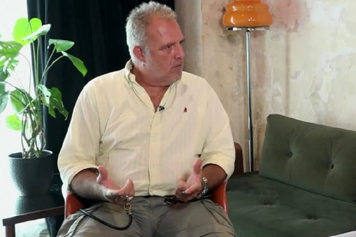 Ξέσπασε ο Πασχάλης Τσαρούχας on camera: «Ήταν χυδαίο αυτό που έκανε»