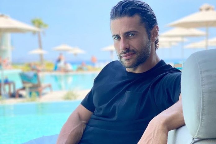 «Ένα ραντεβού μαζί με τον Κωνσταντίνο Βασάλο μοιάζει με περιφορά επιταφίου»